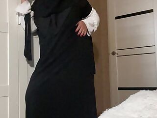 Stepmom in hijab shows pantyhose to her stepson