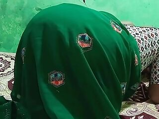 Green silk saree wali bhabhi ki chudai Kiya