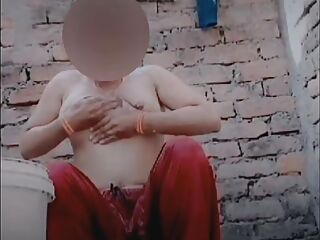 Hot Desi Girl Naked Taking Bathing Rubbing Her Big Big Breasts Very Beautiful Hot Desi Girl