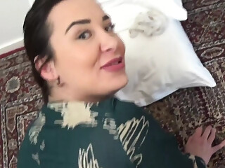 Turkish Big Ass Stepmom Fucked by Her Stepson While Her Husband Is at Work