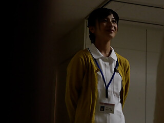 M913G05 A married woman nurse chatting with a male patient in the corridor after the lights go out has frustrated nasty sexual intercourse that overlaps her body to celebrate discharge!
