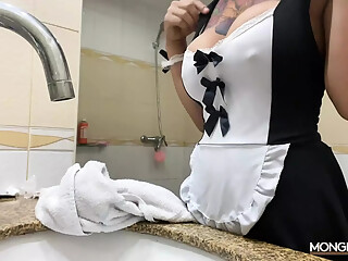 Busty Maid Loves Sliding Her Juicy Pussy Into Nine Inch Tool