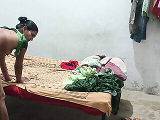 Desi sexy style Indian bhabhi