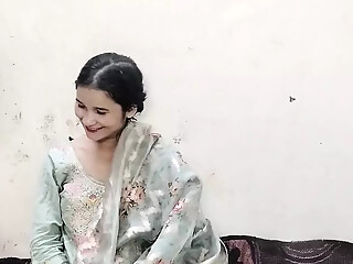 Uncle ji mere se milne ke bahane chut mari