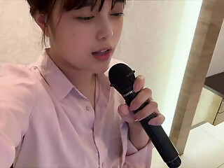 When I came to karaoke alone, I smelled a squid like a dick, and I imagined a dick and got excited and masturbated at karaoke