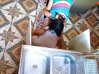 Cheating wife fucks the plumber