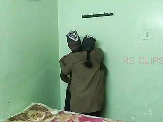 Tamil Office girl sex With  Office Boss in OyO
