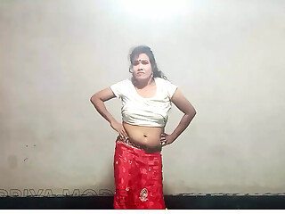 Indian hot model girl sexy dance performance in her room