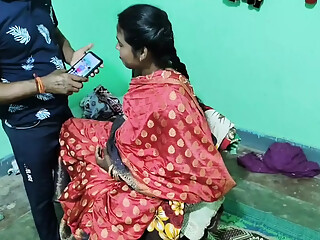 The elder brother fucked the younger brother's wife naked.