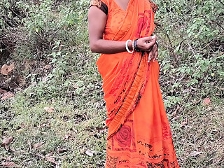 Desi Bhabhi outdoor