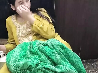 Step sister bistar kar rhi thi step brother ne chod diya