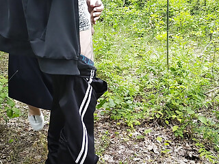 Neighbor sucks my dick in a public park and swallows hot cum