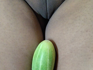 Desi saira Bhabhi ke chut me kheera(cucumber) close-up masturbating