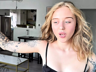 Sex with sexy blonde after the first date