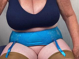 Mrs Mature Feet removing her soft Bralette Part 2