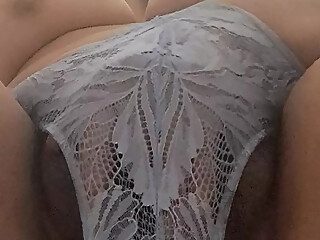 Milf masturbating in the bathroom in silence 3