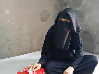 Muslim women was hardly fucked by electrician