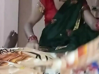 Jija Ji Ne Raat Me Sali Ko Farsh Par Litakar Raat Bhar Pelaa