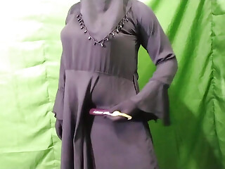 Indian housewife masturbating and talking dirty in the bedroom