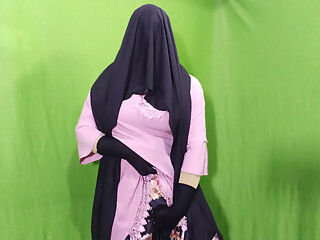 Indian Beautiful Muslim Housewife