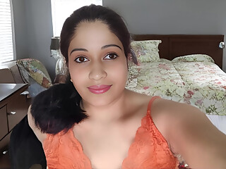 Sexy Nisha Bhabhi fingered her ex-boyfriend by putting cucumber in pussy