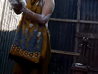 Bangladeshi Viral 2025 Young Girl Boobs Bathing Showe