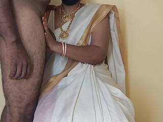 Cheating mallu aunty hot romance pussy licking hot viral video 2