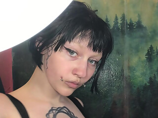 Virgin, auditioning for the role of a porn model for the first time, tries anal and cum