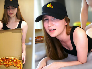 The delivery girl ate the pizza🍕and paid back with a hot pussy