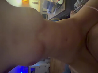 Perfect bouncing boobs with close up penetration