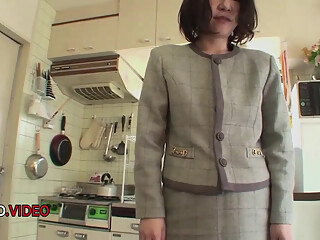 Passionate Japanese MATURE Kiyoe Majima Vibrates Her Hairy Pussy Hardly