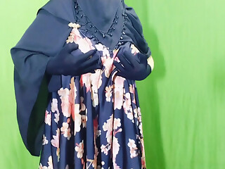 Muslim Hijabi Beautiful Housewife Fucking with Neighbor - With Clear Hindi Audio