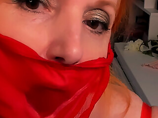 Intimate pleasure in which I really open up. I tease, frankly and very heatedly.