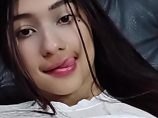 HOW DELICIOUS YULIETHGOMEZ PLAYS