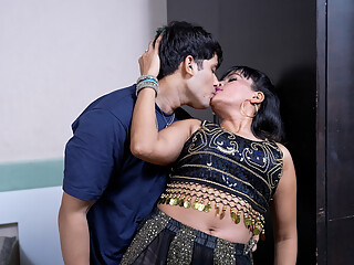 indian husband play game in phone wife trying to seduces her husband doing nude  bely dance full night fuck 8 inch huge cock