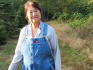 Picking Blackberries, Then I Had to Pee!!
