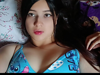 COLLEGE GIRL TOUCHES HER RICH VAGINA AND PUSSY