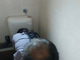 Quick sex with office maid