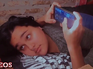 Playing Free Fire with My Best Friend and She Gives Me a Blowjob so That I Lose the Game