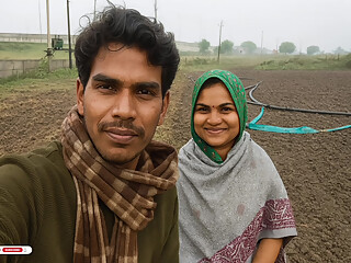 Pakisthani Desi Couple Outdoor Field Romantic Kiss Selfi Video By -Snapchat143