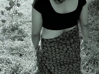 Hot Aunty Fucking Pussy in Forest Doggy Style