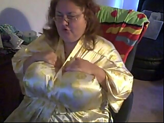 Cam show of me playing with some balloons