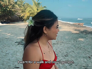Girl Lost on the Beach Is Fucked by a Tour Guide