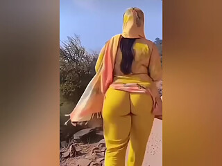 Hot Aunty Seduces Young Boy Pakistani